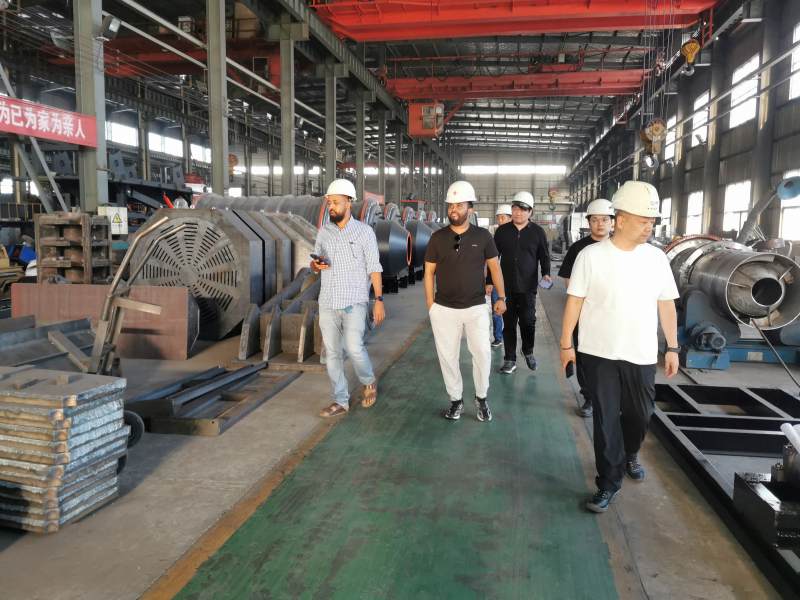 Warm congratulations to Somali customers Mr. David and Mr. Ahmad for visiting our factory and ordering gold processing equipment.